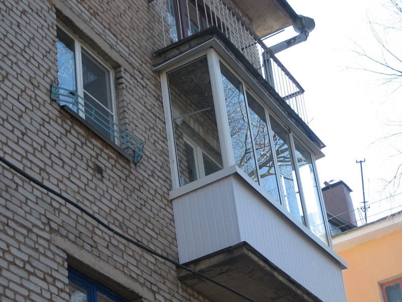 Пластиковое и алюминиевое застекление балконов со скидкой 46% в москве. выгодные цены на застекление балконов.